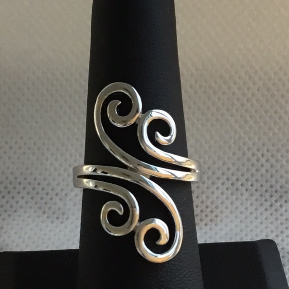 Sterling Silver Swirl Design Ring - Picture 6 of 16